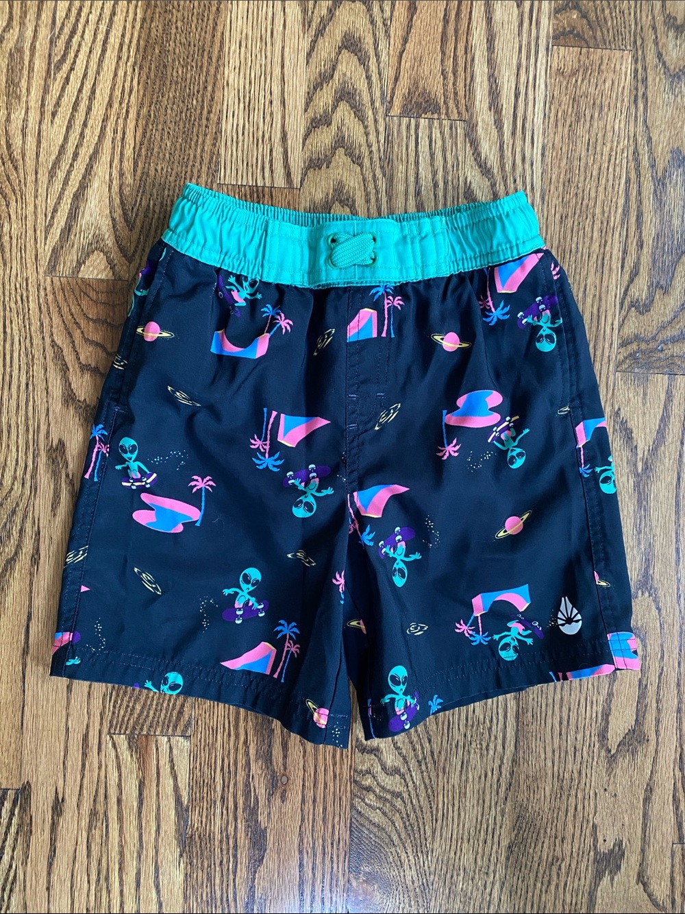 O'Rageous Boys' Aliens Printed Boardshorts, size XS. Like new condition
